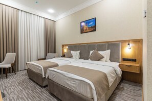 Premium bedding, minibar, in-room safe, individually decorated - Mirzo Hotel  (Tashkent)