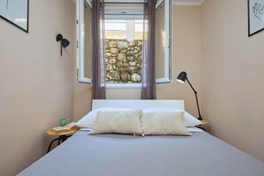 Apartment (2 Bedrooms) | 2 bedrooms, iron/ironing board, bed sheets