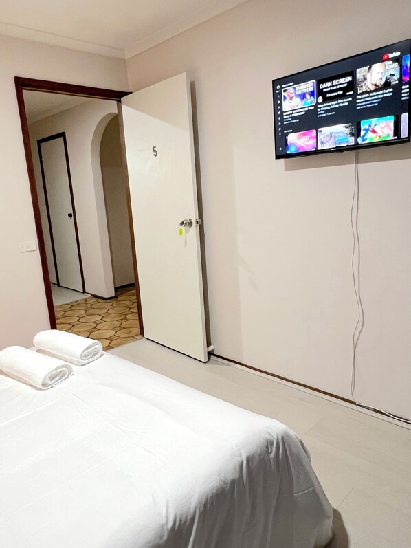 客房, 公共浴室 (Budget) | 特色家居、办公桌、熨斗/熨板、免费 WiFi