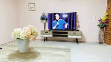 32-吋智慧型電視,提供數位頻道