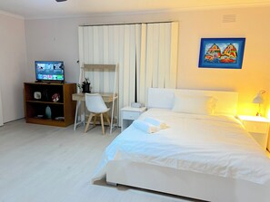 ห้องสแตนดาร์ด, ห้องน้ำรวม | ตกแต่งพิเศษโดยเฉพาะ, โต๊ะทำงาน, เตารีด/โต๊ะรีดผ้า, Wi-Fi ฟรี