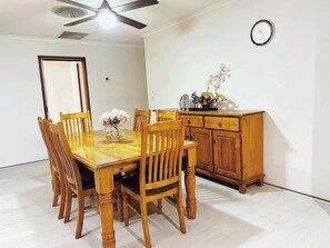 บริการอาหารในห้องพัก