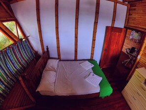 3 bedrooms, iron/ironing board, travel cot, free WiFi