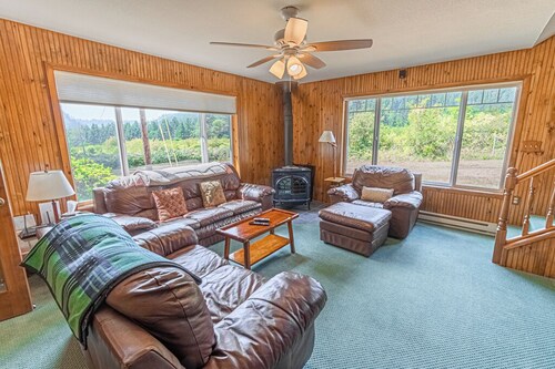 Nestled in the Tillamook Forest on 40 acres your Rustic Retreat Awaits!