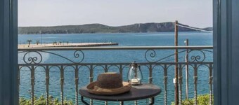 Belle Villa de Vacances au Cœur du Village de Pylos