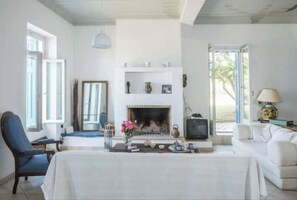 TV, books, stereo