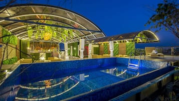 Kolam renang terbuka