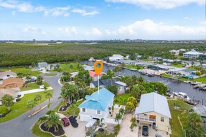 A residential area with houses, a marina, and a river. - 🛥️Canal Front with Boat Dock-Awesome Interior-The Sanctuary🛥️ (Fort Myers Beach)