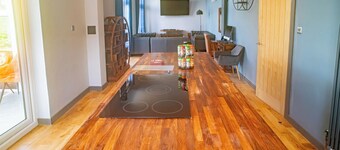 Luxury 4 BdRm Seaview Cottage by the Fairy Pools