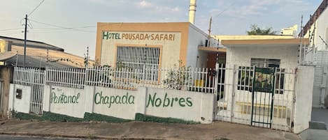 Fachada de la propiedad