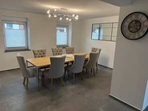 Dining - Vacation home "Auszeit" near the cultural capital Weimar (Am Ettersberg)