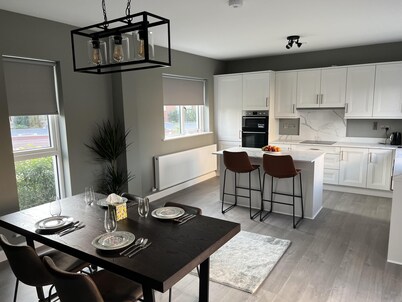 Brand New Luxurious and Modern Family House