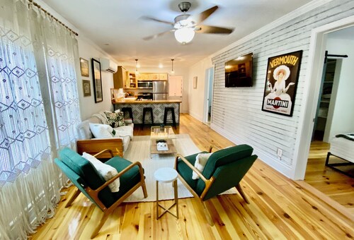 The stylish Gentry, just minutes from downtown Aiken and Bruce's Field.
