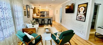 The stylish Gentry, just minutes from downtown Aiken and Bruce's Field.
