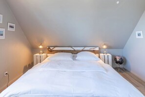 3 bedrooms, travel crib, free WiFi - wundervolles Ferienhaus für Tating (Tating)