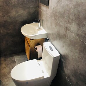 Douche, serviettes fournies