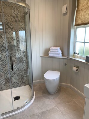 Deluxe Double Room, 1 King Bed | Bathroom | Designer toiletries, hair dryer, towels, soap - The Old Bell (King's Lynn)