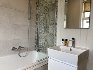 Deluxe Double Room, 1 Double Bed | Bathroom | Designer toiletries, hair dryer, towels, soap - The Old Bell (King's Lynn)