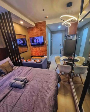 1 Schlafzimmer, Zimmersafe, Schreibtisch, schallisolierte Zimmer