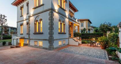Villa Buonamici, a Luxury Villa with Pool in a walking distance from Lucca