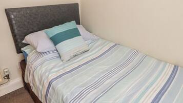 Casa de campo | 2 dormitorios, decoración individual, mobiliario individual