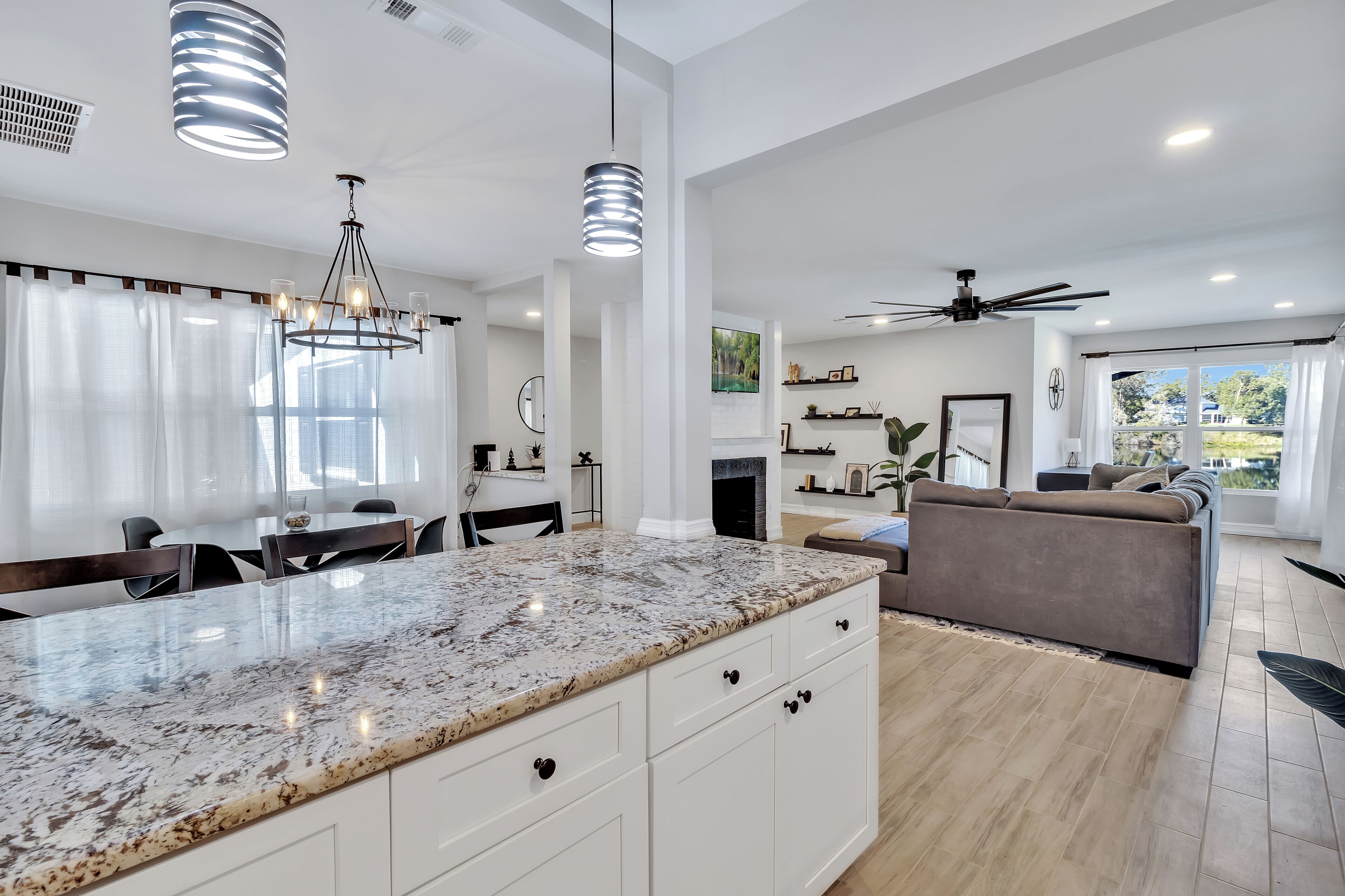Lake Front Home Near Winter Park! - Apopka, FL