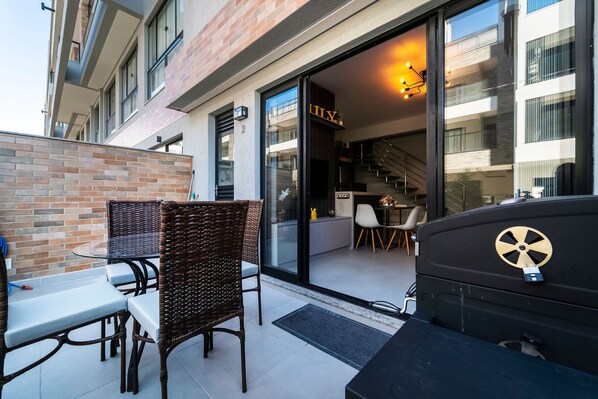 Apartment | Outdoor dining