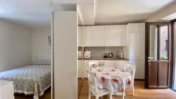 Apartment | Living area | Flat-screen TV