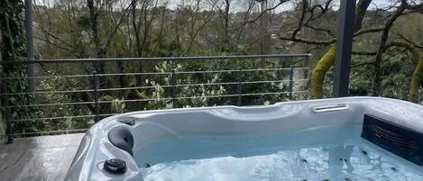 Bañera de hidromasaje exterior