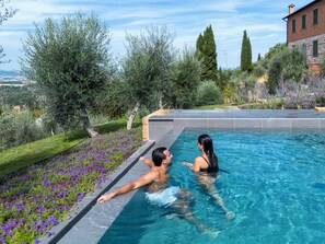 Piscine extérieure (ouverte en saison)