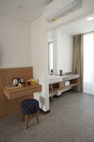 Desk, laptop workspace, free WiFi