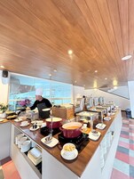 Desayuno buffet incluido todos los días 