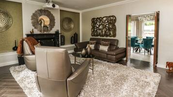 Cottage | Living area | Fireplace