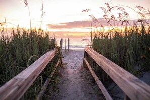 Beach nearby, sun-loungers, beach towels
