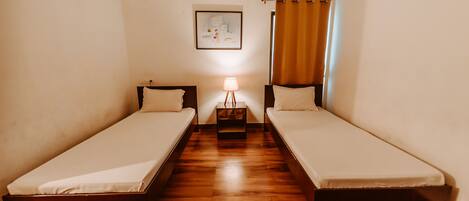 Desk, laptop workspace, rollaway beds, free WiFi