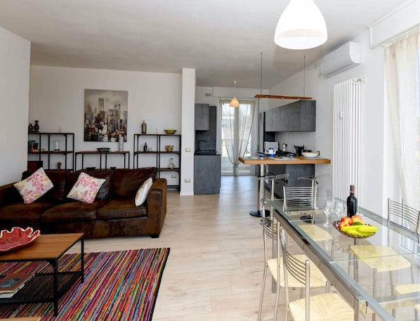 Apartment | Living area