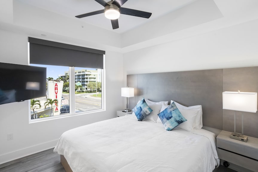 New! Family Condo Resort On The Beach - Treasure Island, FL