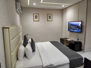 Executive Double or Twin Room | Iron/ironing board, free WiFi - Westine Hotel and Spa Limited  (Lekki)