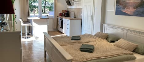 1 bedroom, free WiFi, bed sheets