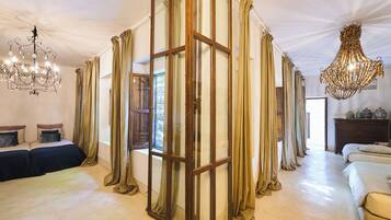 Familien-Suite | 2 Schlafzimmer, Bügeleisen/Bügelbrett, kostenloses WLAN