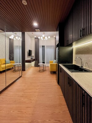 奢华别墅 | 起居区 | 40-英寸智能电视（配备数码频道）