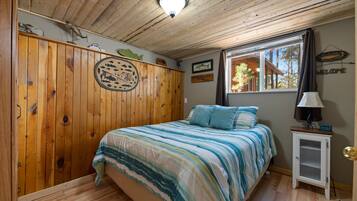 4 bedrooms, free WiFi, bed sheets