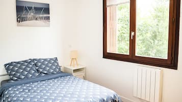 1 chambre, fer et planche à repasser, accès Internet, draps fournis