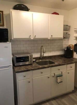 Microwave, electric kettle