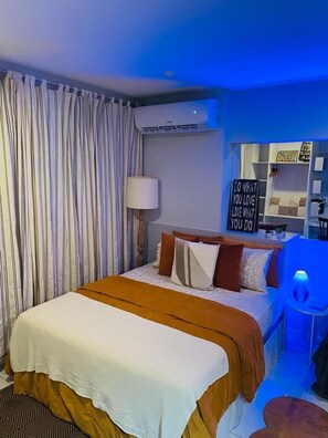 1 bedroom, desk, free WiFi, bed sheets