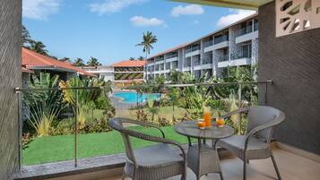 Room, 1 King Bed, Balcony, Pool View | Balcony