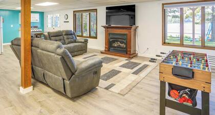 Lakefront Arkansas Escape w/ Grill, Dock & Kayaks!