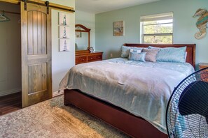 3 bedrooms, WiFi, bed sheets - Cookson Vacation Rental w/ Spacious Yard & Porch! (Cookson)