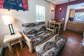 Interior - Triple R Cottages: 6 1 Bedroom Cabin (Estes Park)