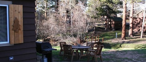 Cabin, 1 Bedroom | Outdoor dining